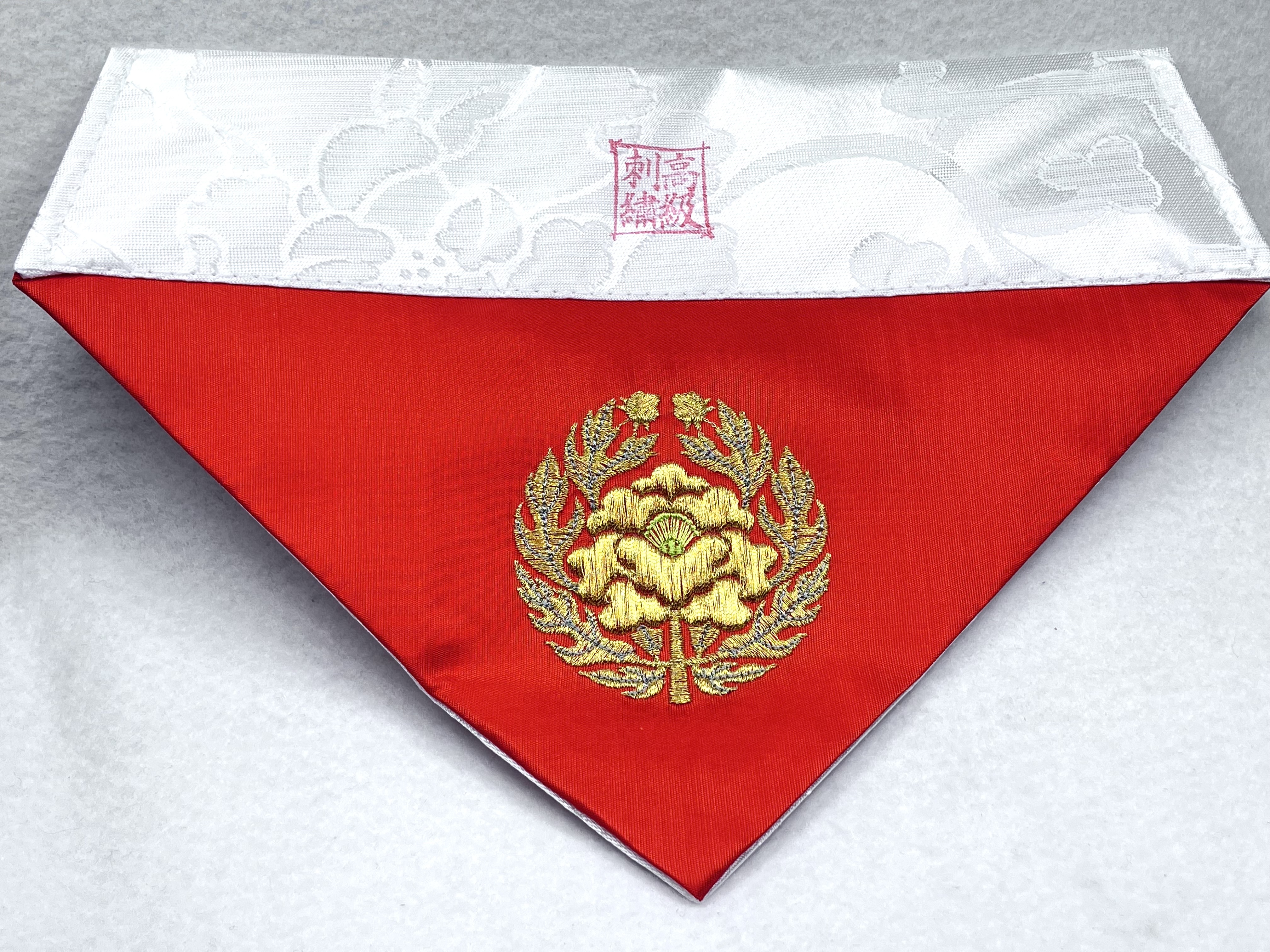 打敷　人絹塩瀬　抱牡丹　上無し　八ツ切の半裁