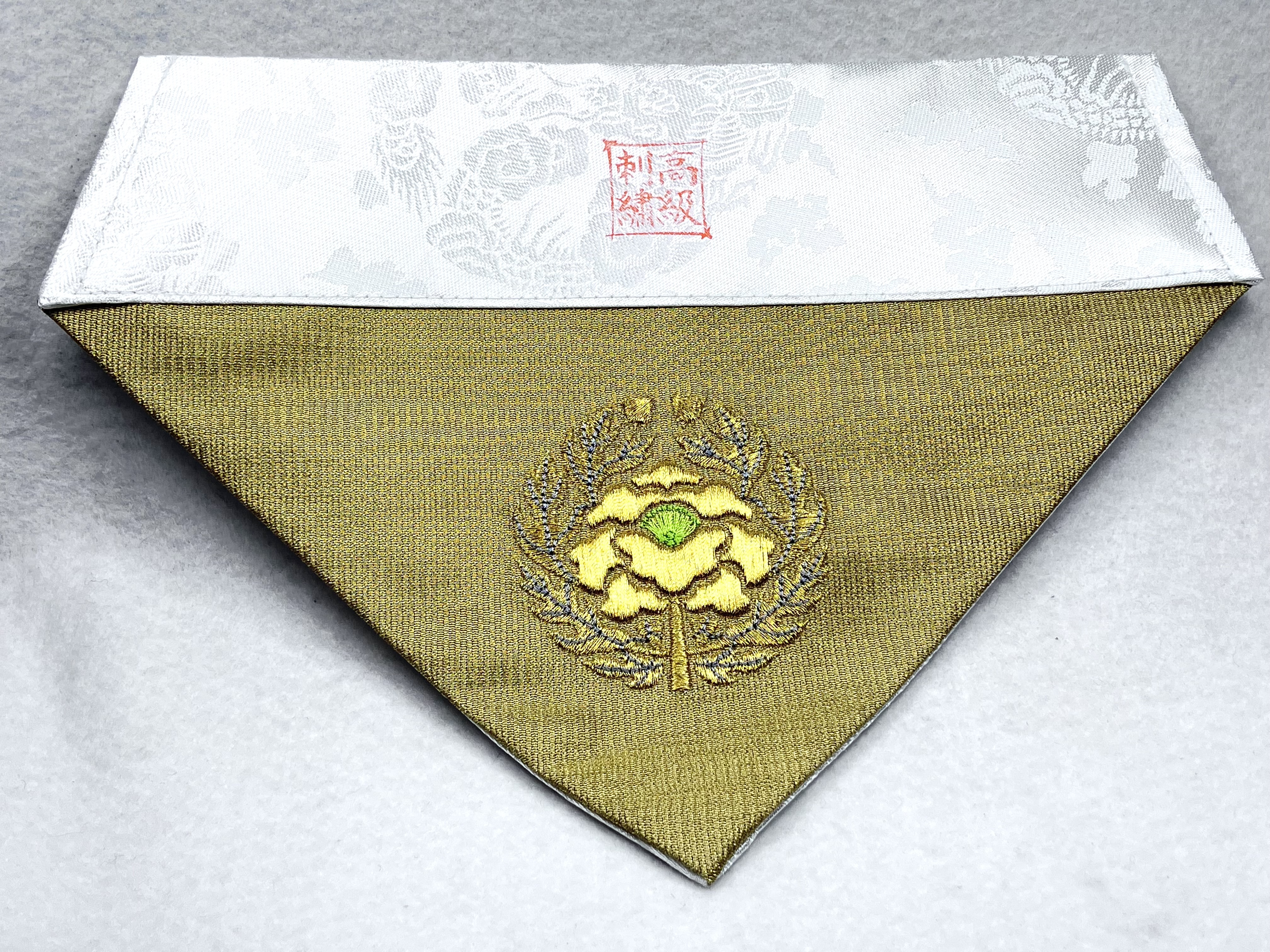 打敷　綴地　抱牡丹　上無し　八ツ切の半裁